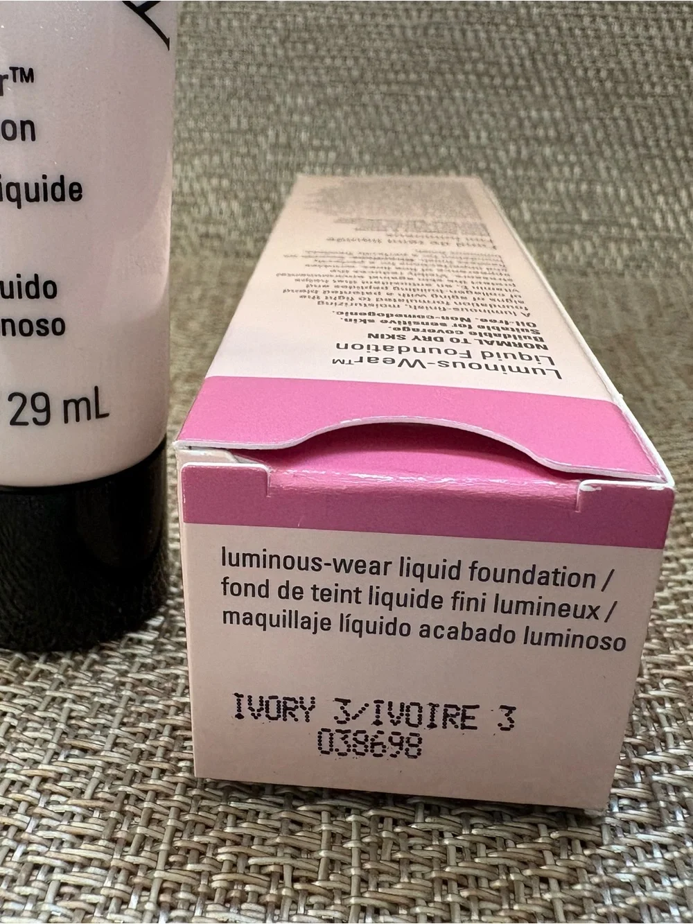 Mary Kay Timewise Luminous-Wear Liquid Foundation Ivory 3 (038698) New In Box